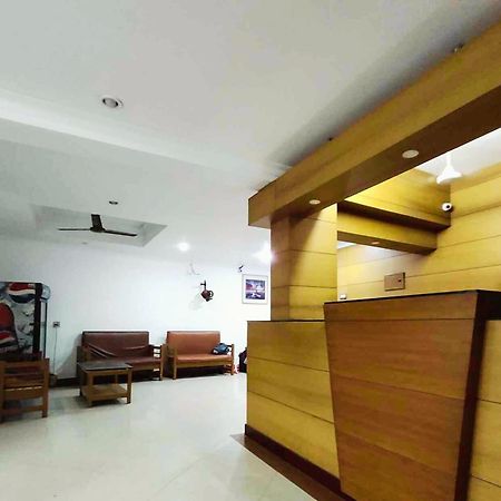 Midtown Residency Hotel Кожикод Екстериор снимка