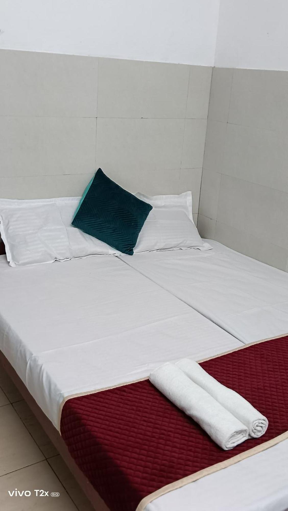 Midtown Residency Hotel Кожикод Екстериор снимка