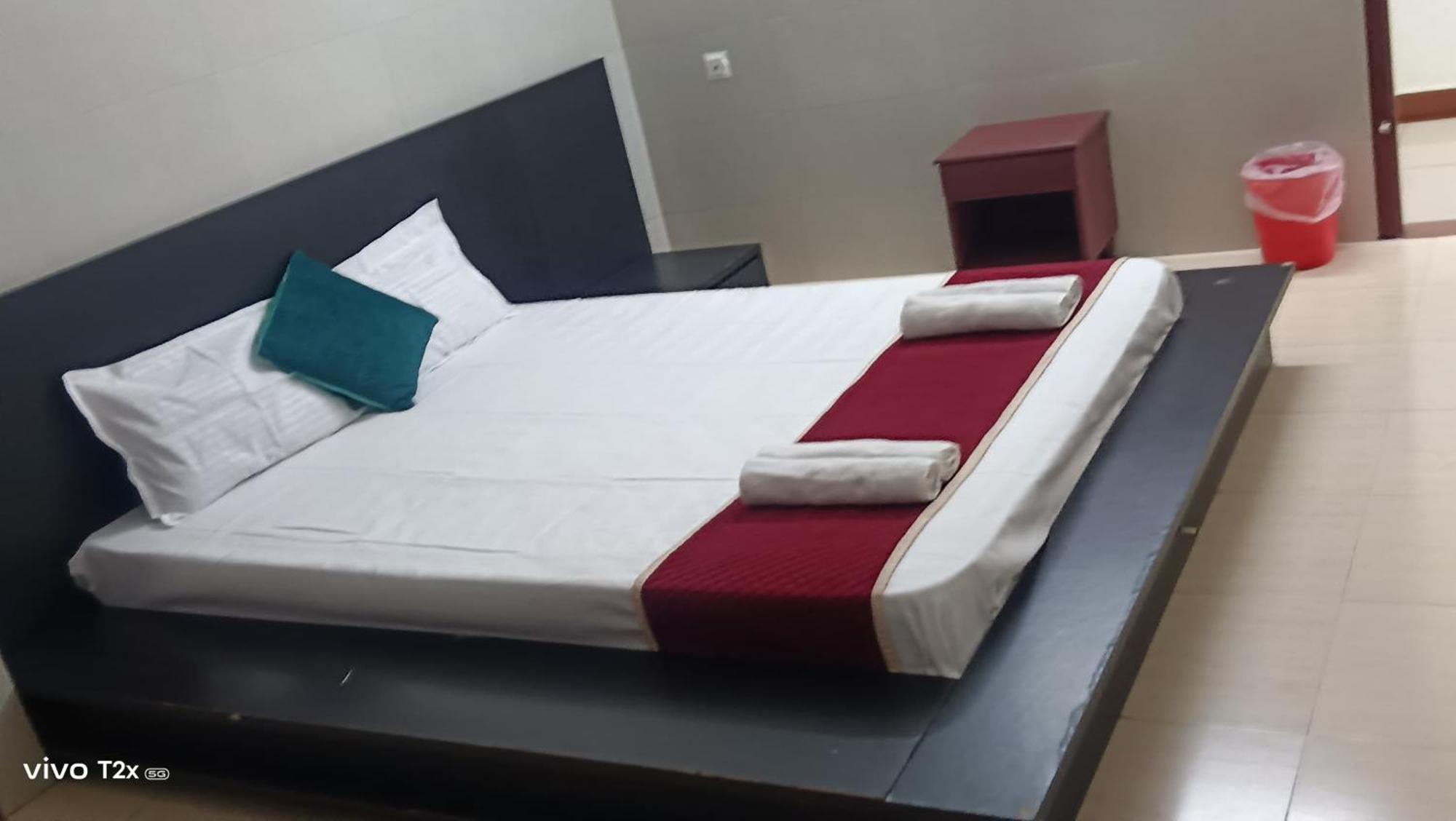 Midtown Residency Hotel Кожикод Екстериор снимка