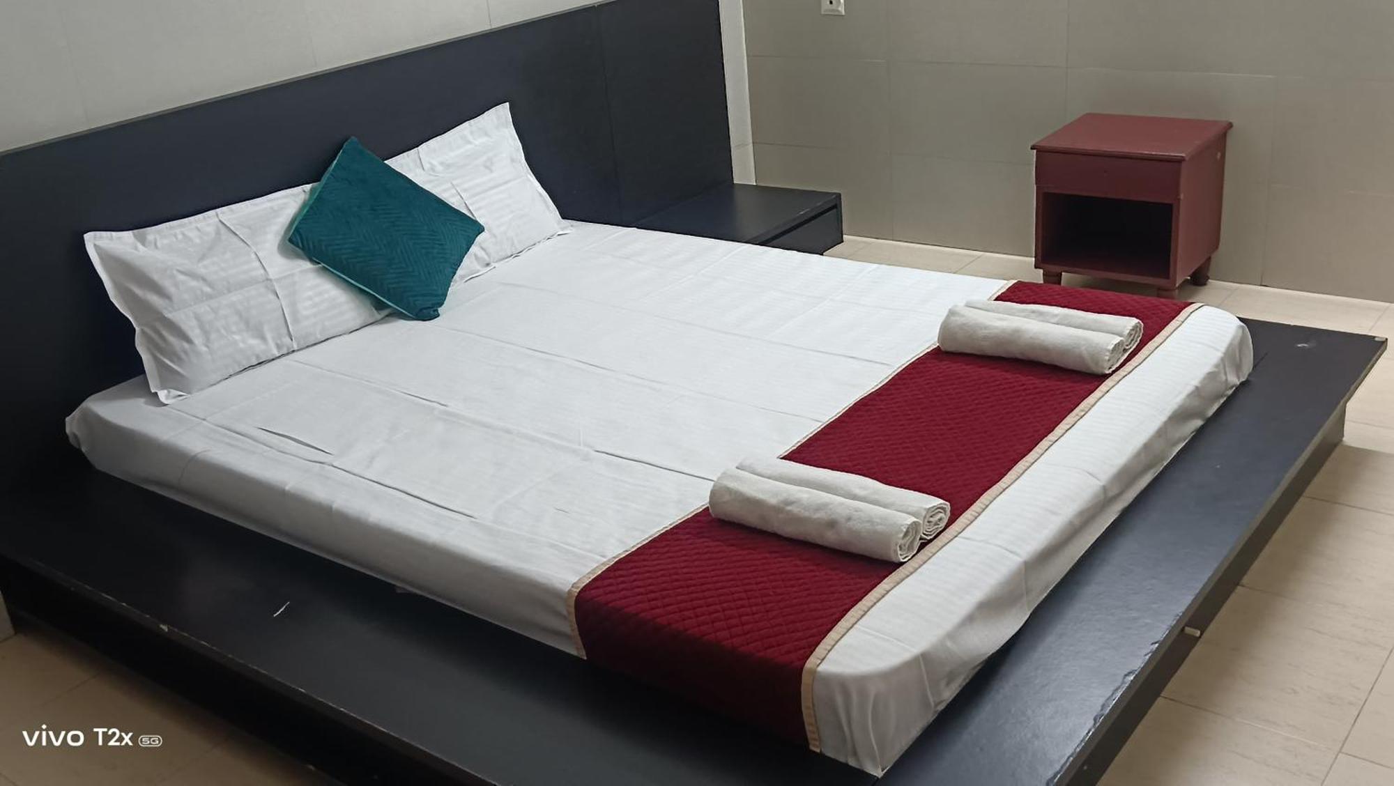 Midtown Residency Hotel Кожикод Екстериор снимка