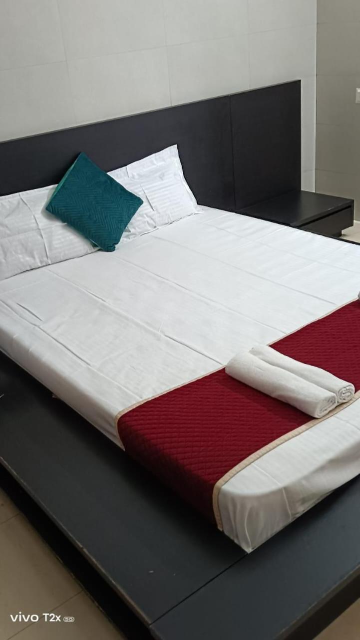 Midtown Residency Hotel Кожикод Екстериор снимка