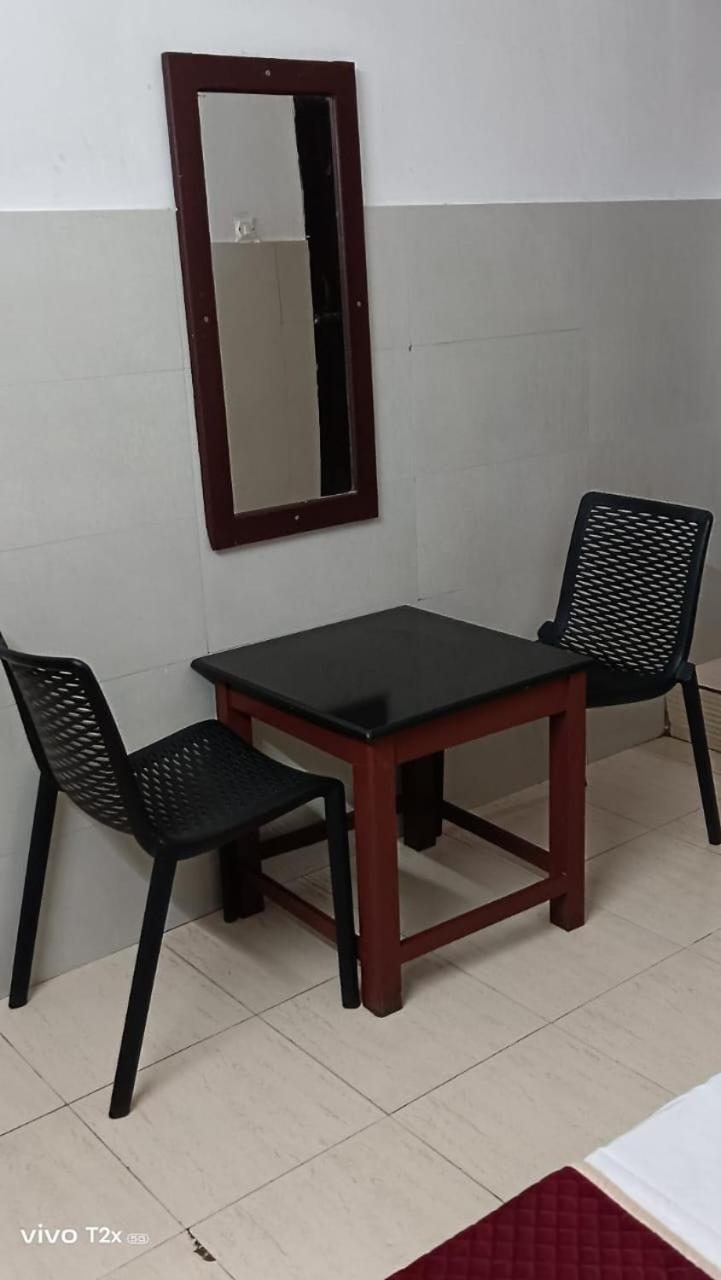 Midtown Residency Hotel Кожикод Екстериор снимка