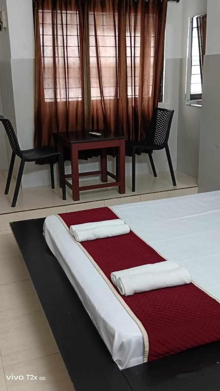 Midtown Residency Hotel Кожикод Екстериор снимка